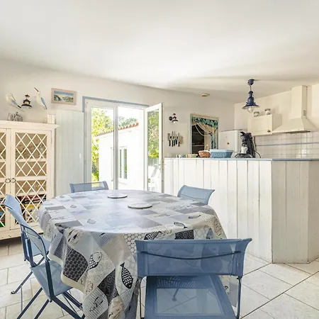 Holiday home Sejour Agreable Entre Foret Et *